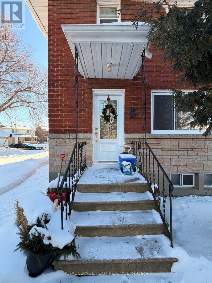 1270 Erie Ave front entrance