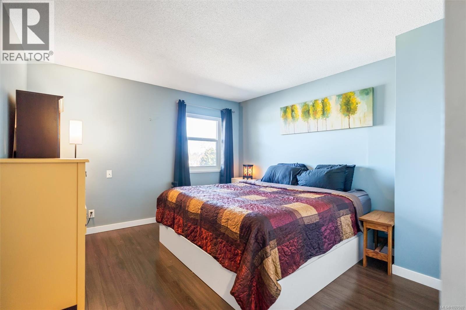 301 1725 Cedar Hill Cross Road, Saanich