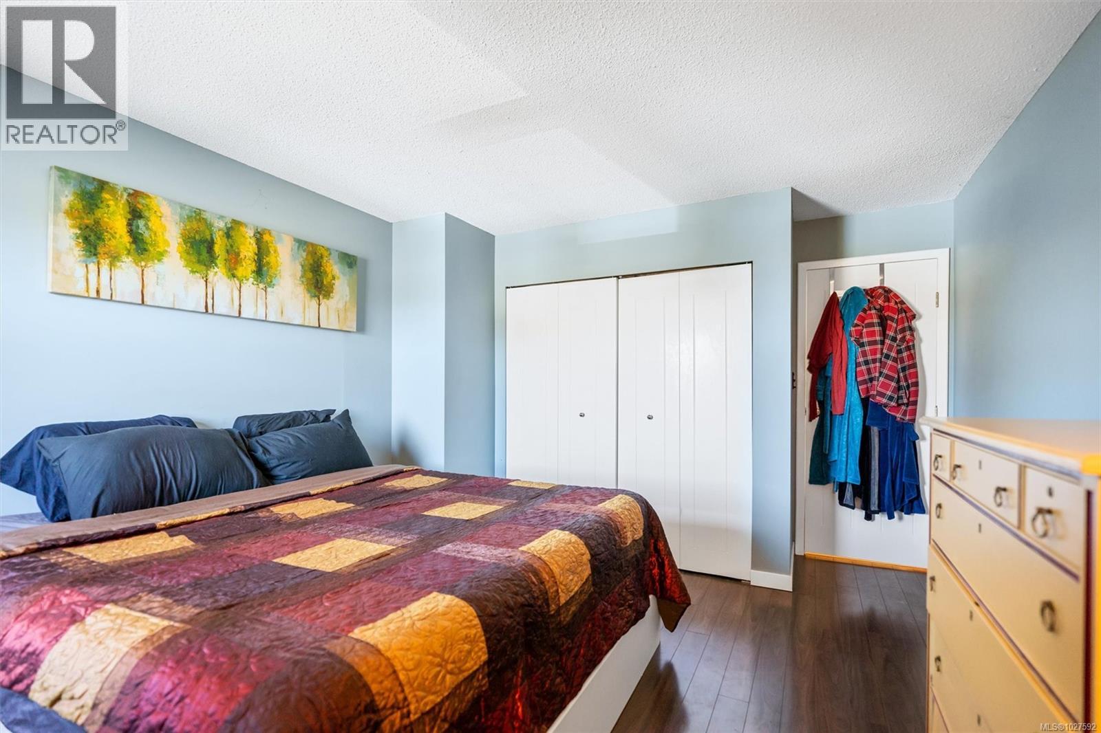 301 1725 Cedar Hill Cross Road, Saanich