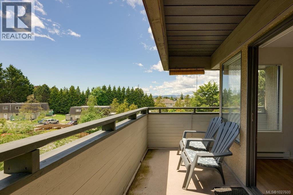 402 3274 Glasgow Avenue, Saanich