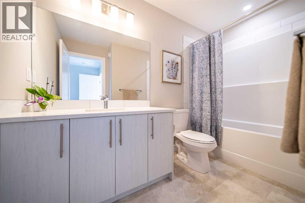 Single Family House for Sale in  Crestridge Common SW Crestmont Calgary 