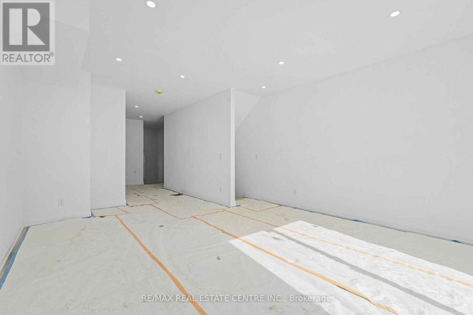 19 JAMES STREET - 16