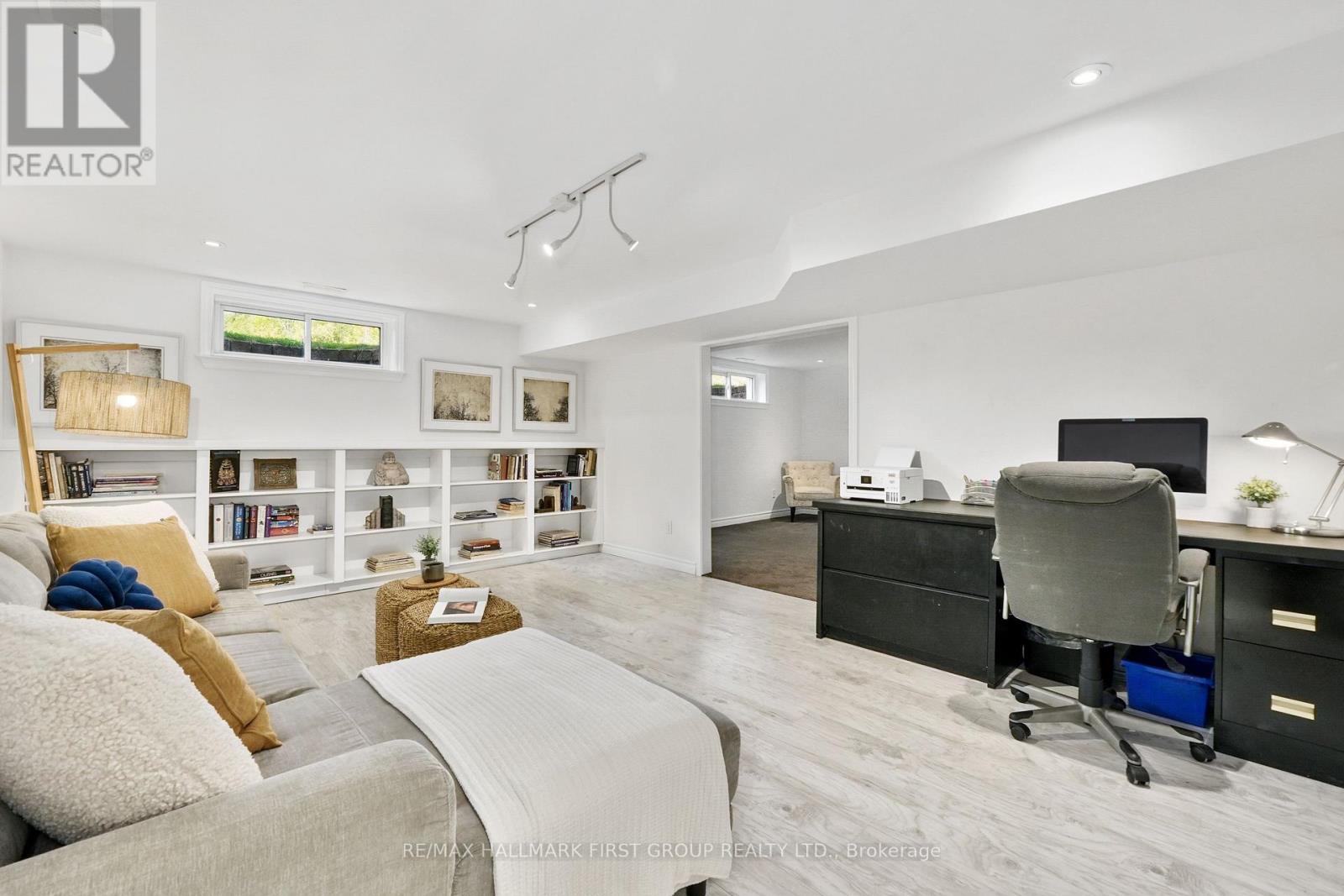 3311 BURNHAM STREET N - Image 24