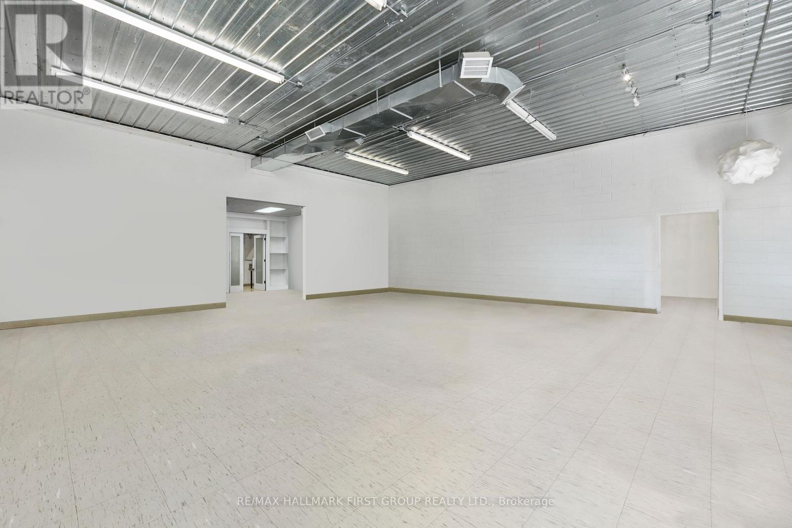3311 BURNHAM STREET N - Image 34