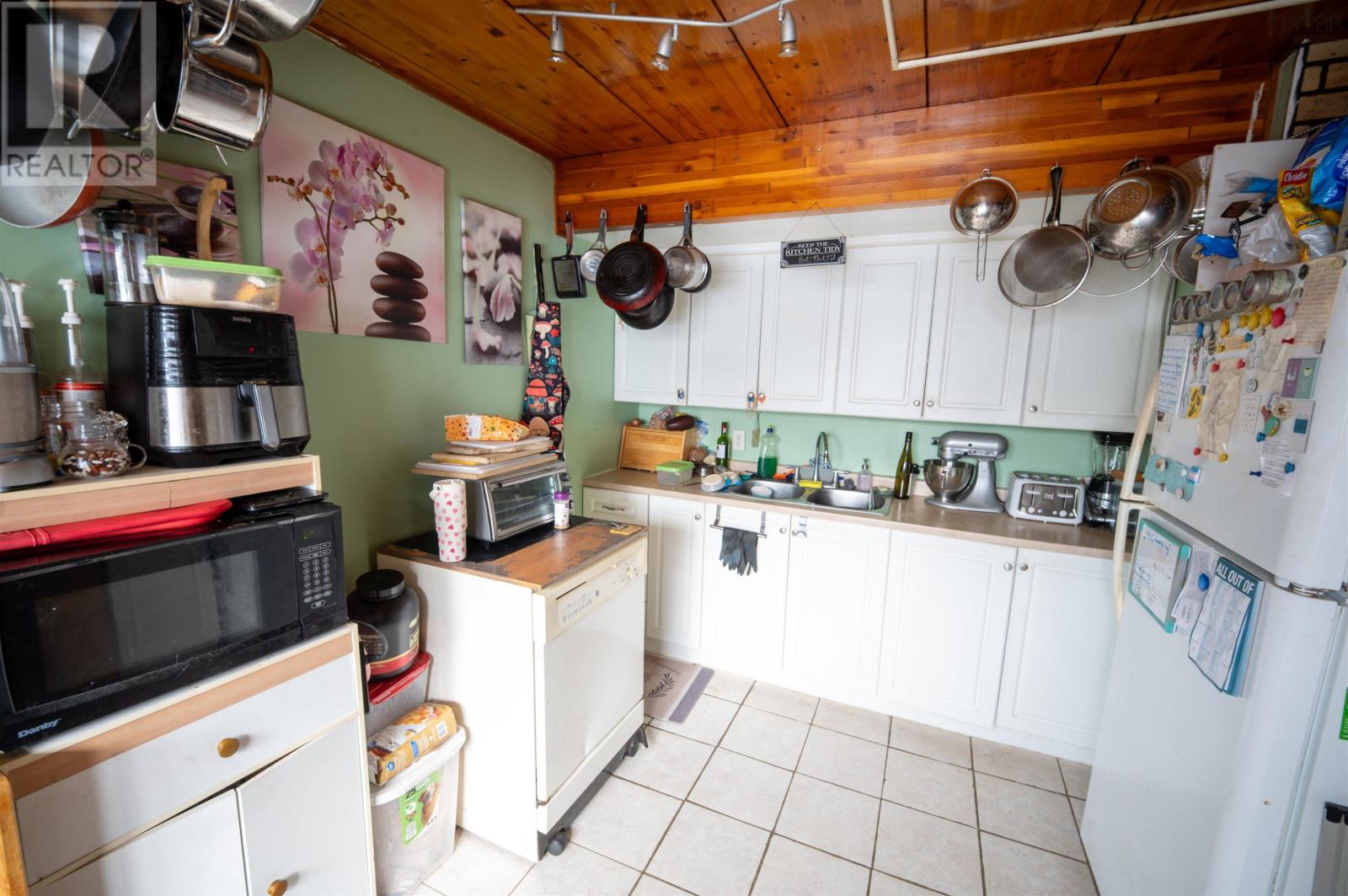 Property 4 of 20 of 68 Ridgevalley Road