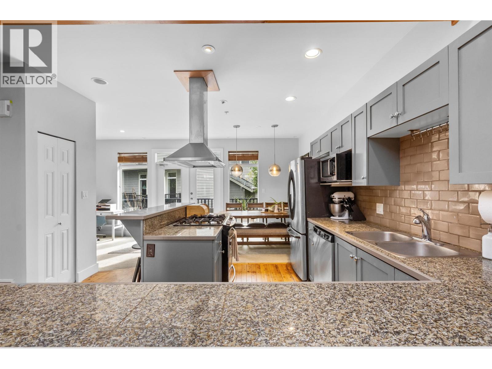 19 39758 GOVERNMENT ROAD, Squamish