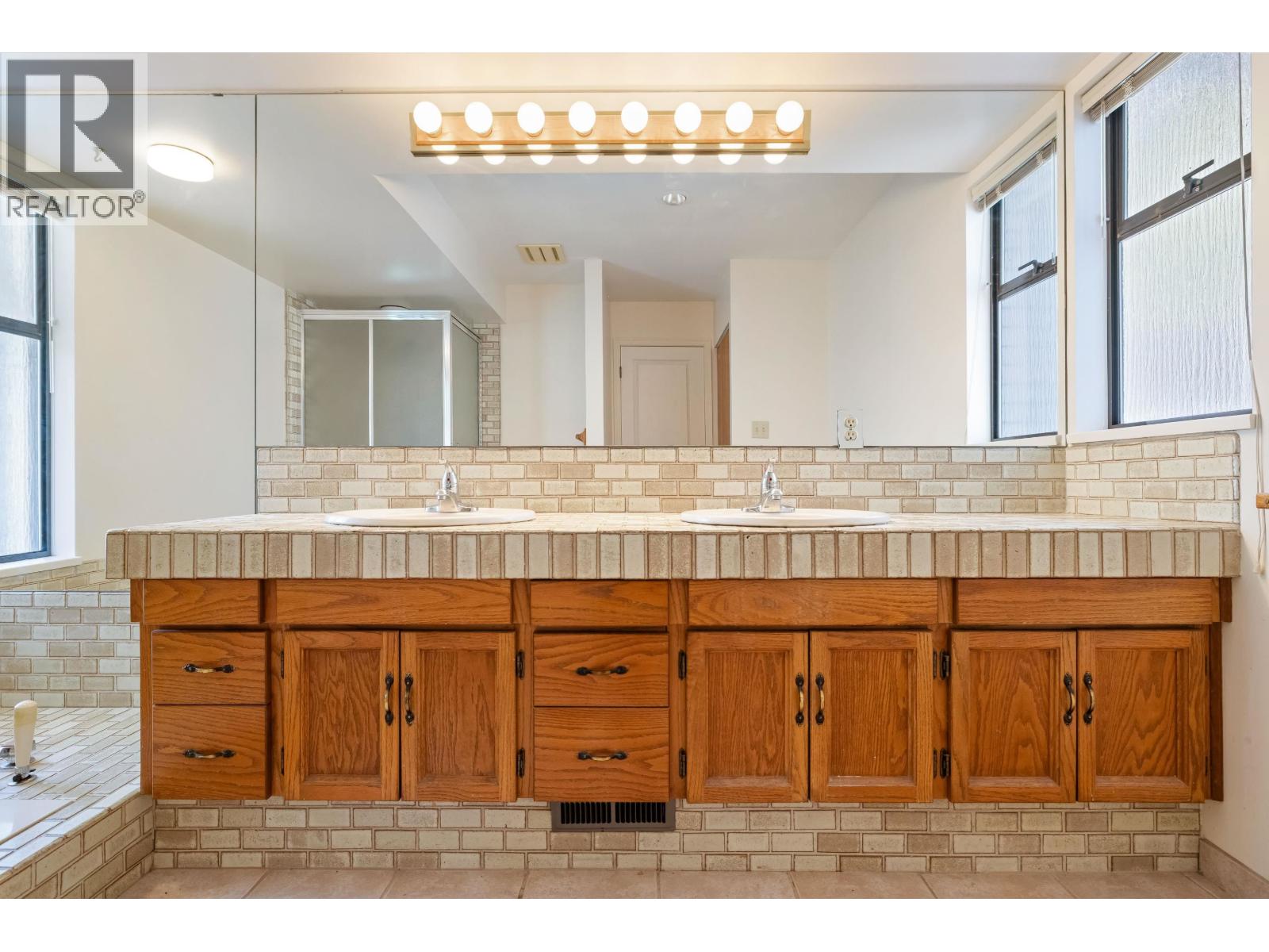 5757 GOLDENROD Crescent, Delta