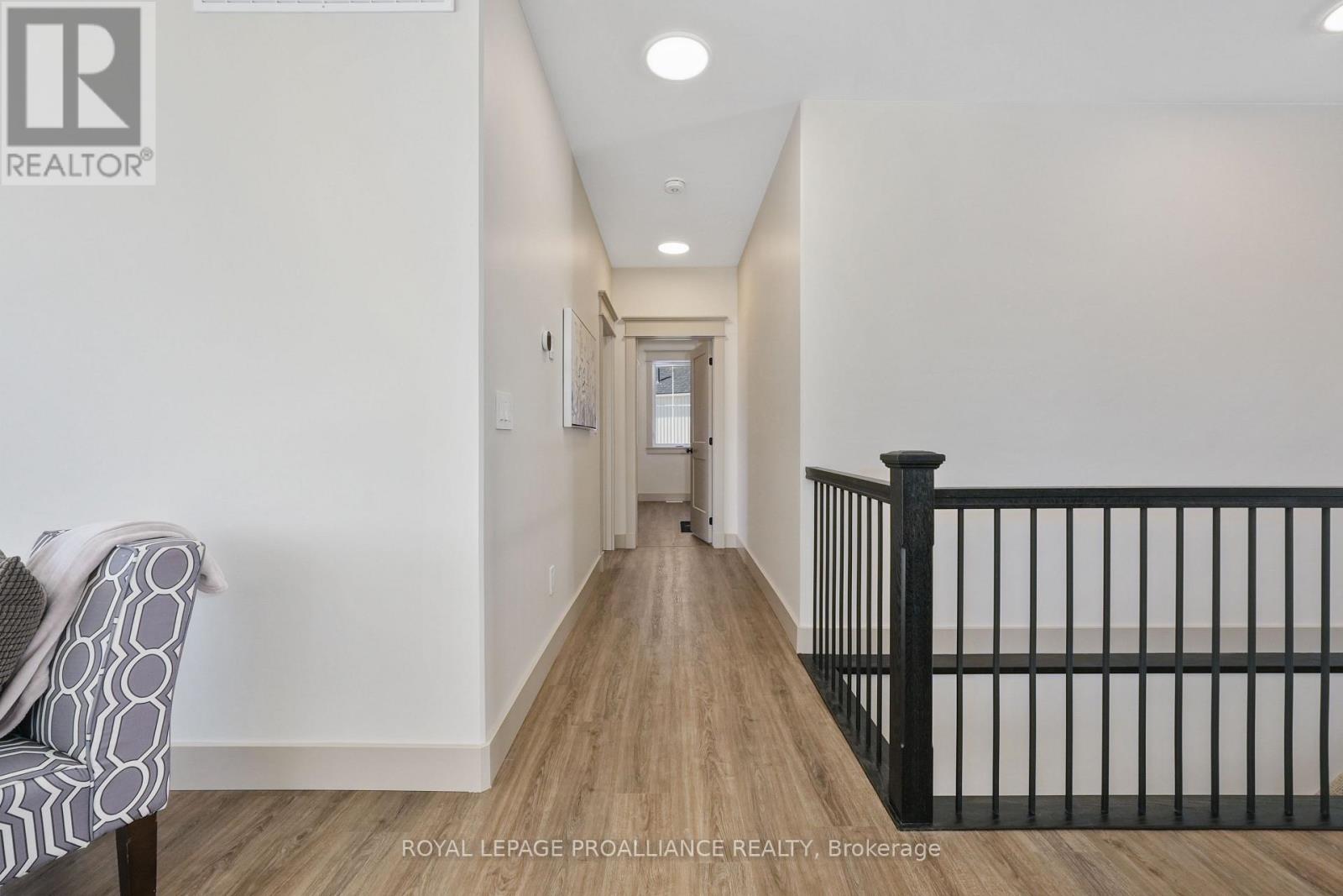 7 MERRIMAN COURT - 13