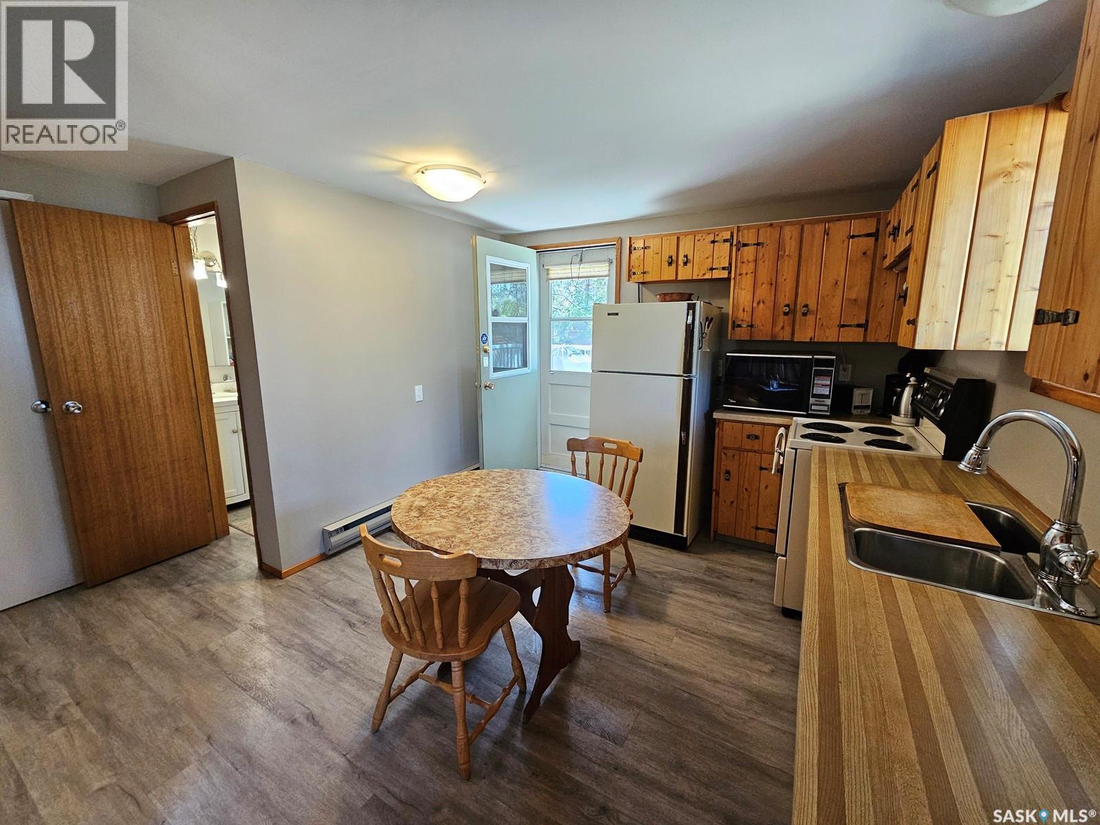 303 Christel CRESCENT - 3