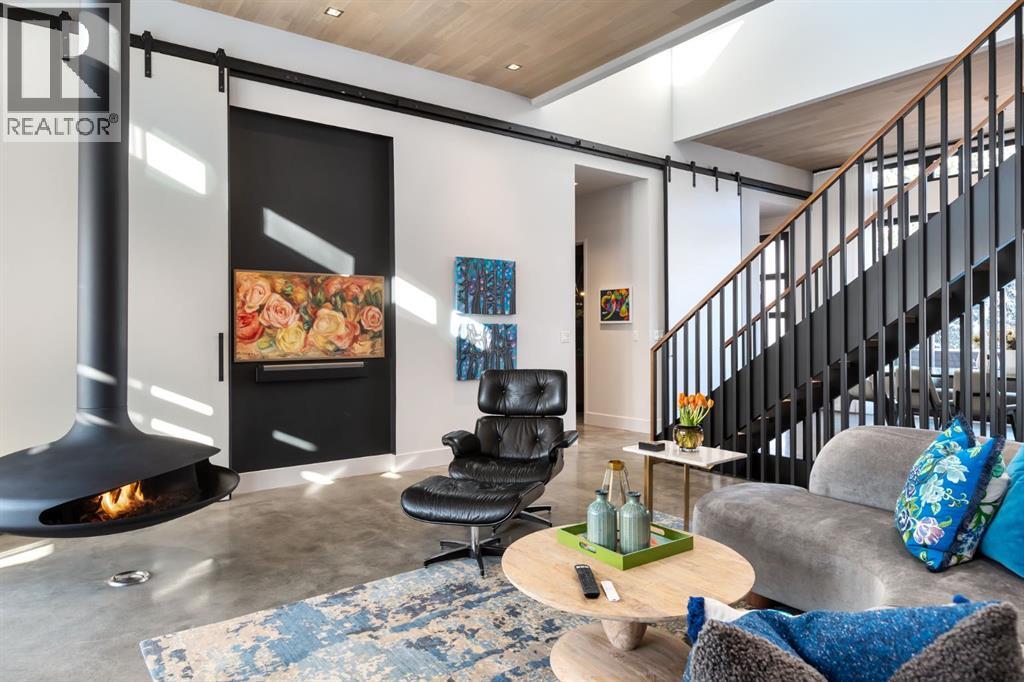 Single Family House for Sale in  Cliffe Avenue SW Elboya Calgary 