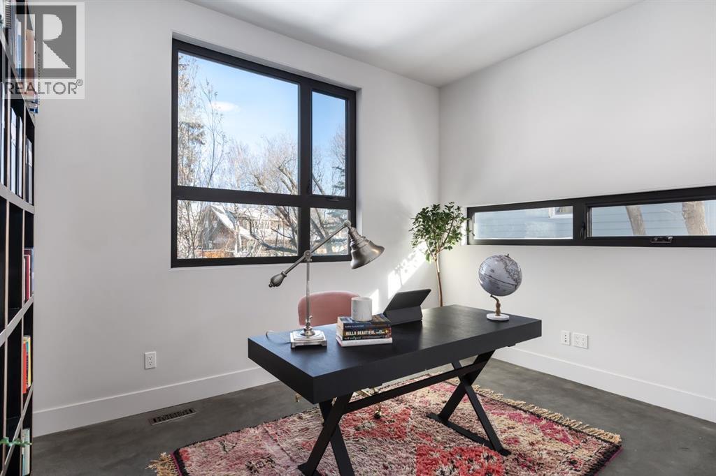 Single Family House for Sale in  Cliffe Avenue SW Elboya Calgary 