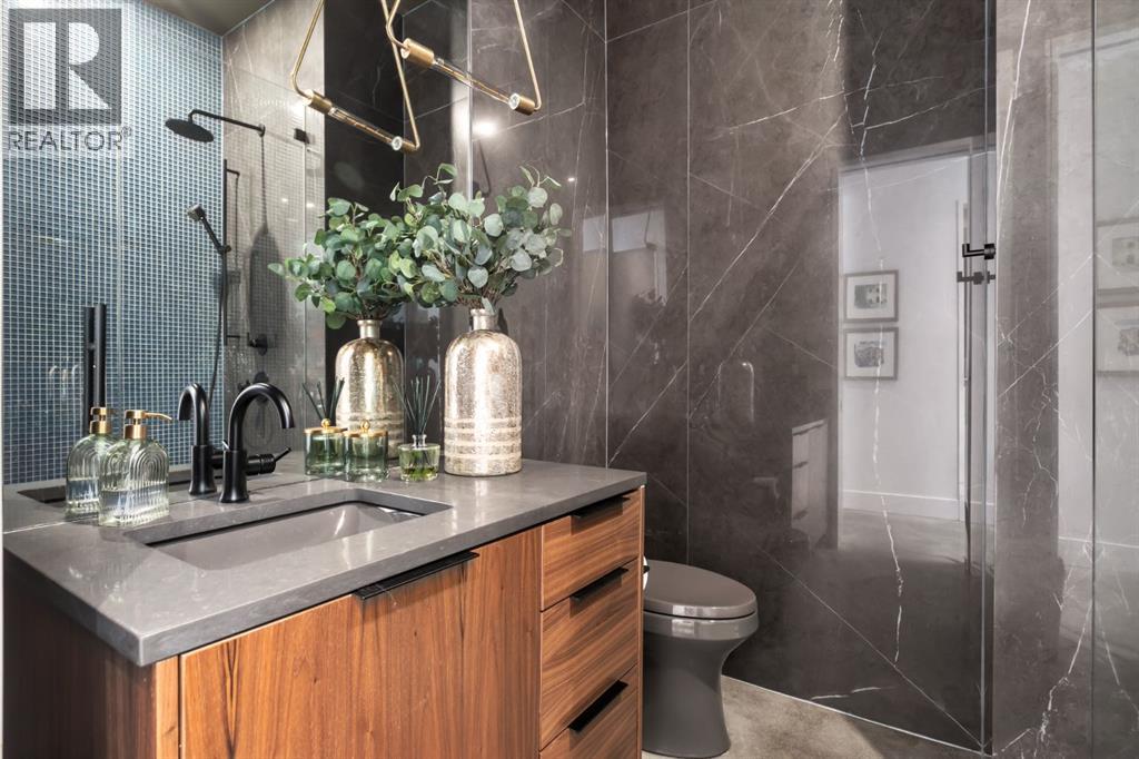 Single Family House for Sale in  Cliffe Avenue SW Elboya Calgary 