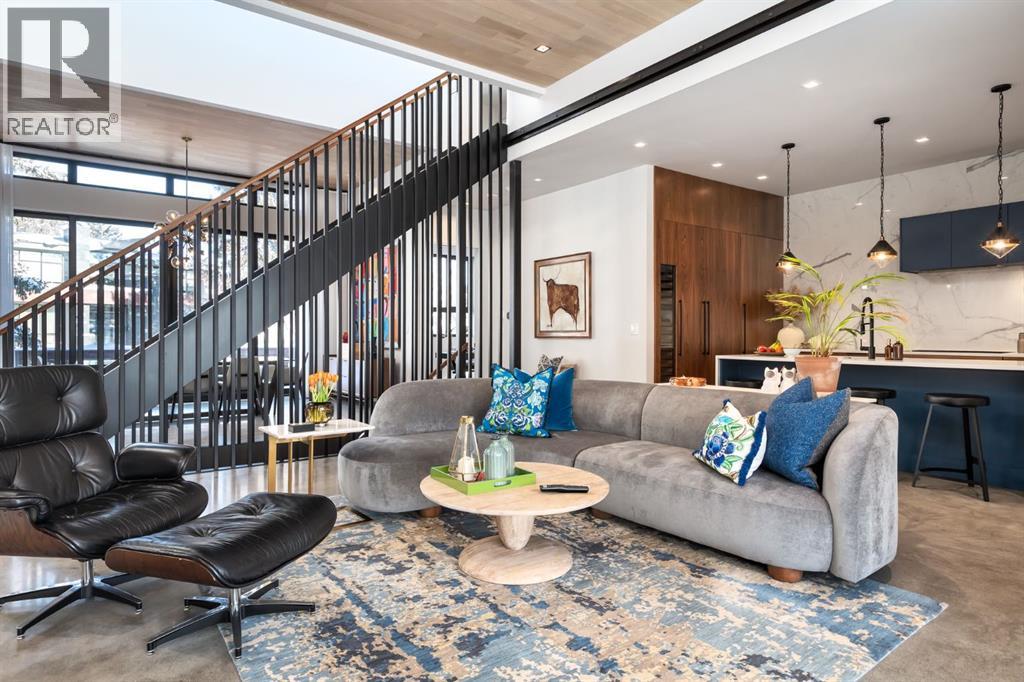 Single Family House for Sale in  Cliffe Avenue SW Elboya Calgary 