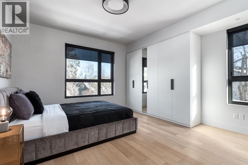 Single Family House for Sale in  Cliffe Avenue SW Elboya Calgary 