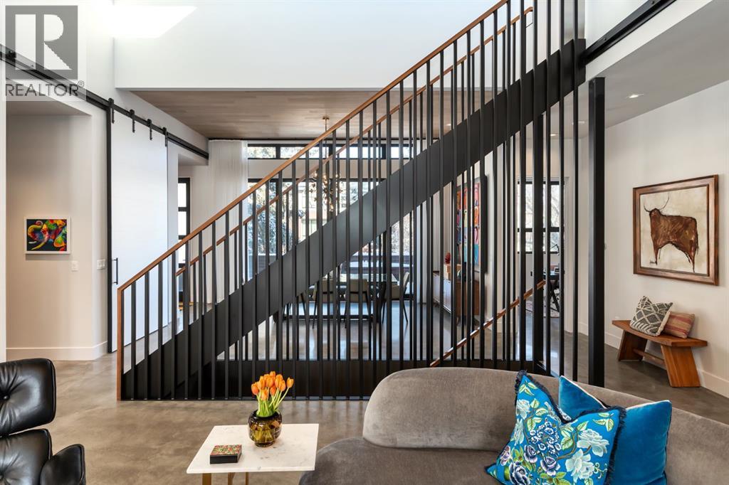 Single Family House for Sale in  Cliffe Avenue SW Elboya Calgary 