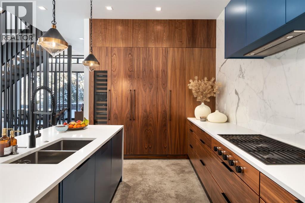 Single Family House for Sale in  Cliffe Avenue SW Elboya Calgary 