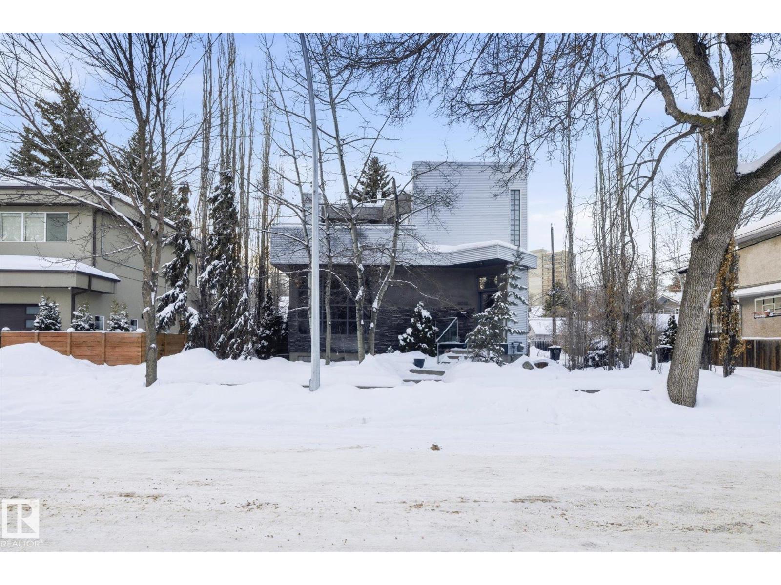 9012 98 ST NW, Edmonton