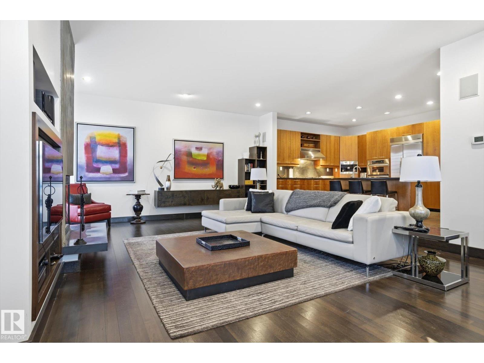 9012 98 ST NW, Edmonton