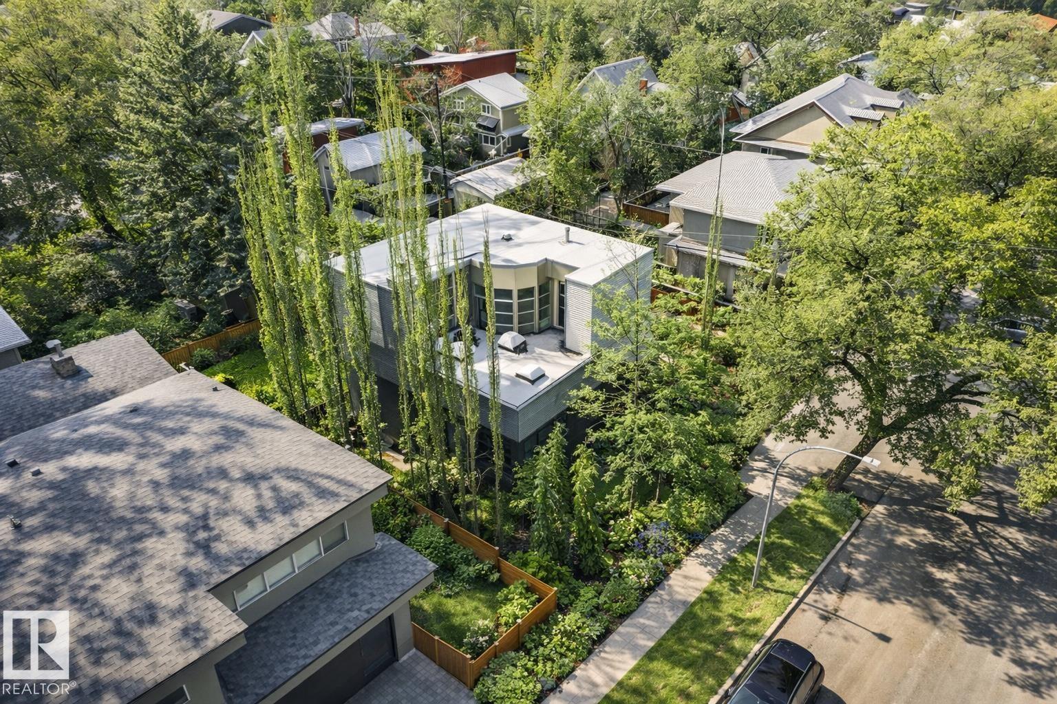 9012 98 ST NW, Edmonton