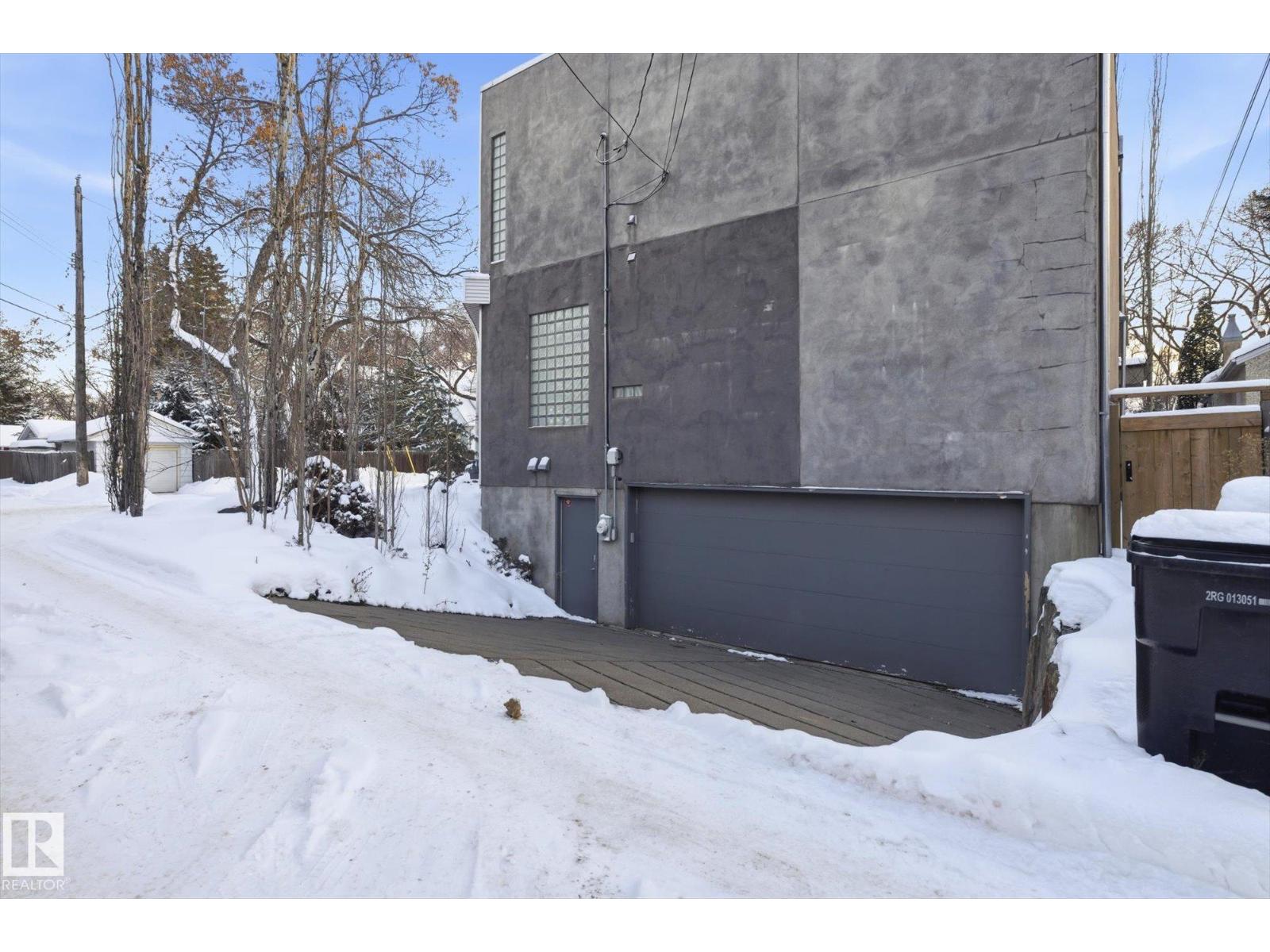 9012 98 ST NW, Edmonton