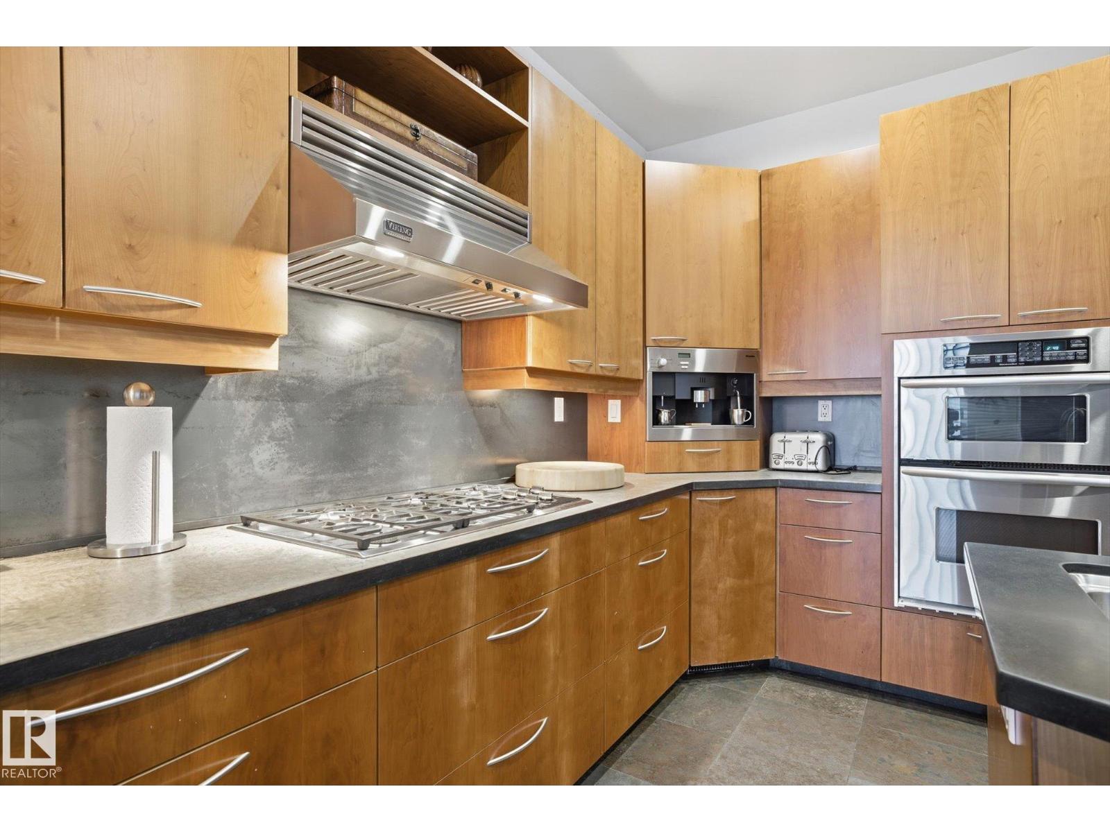 9012 98 ST NW, Edmonton