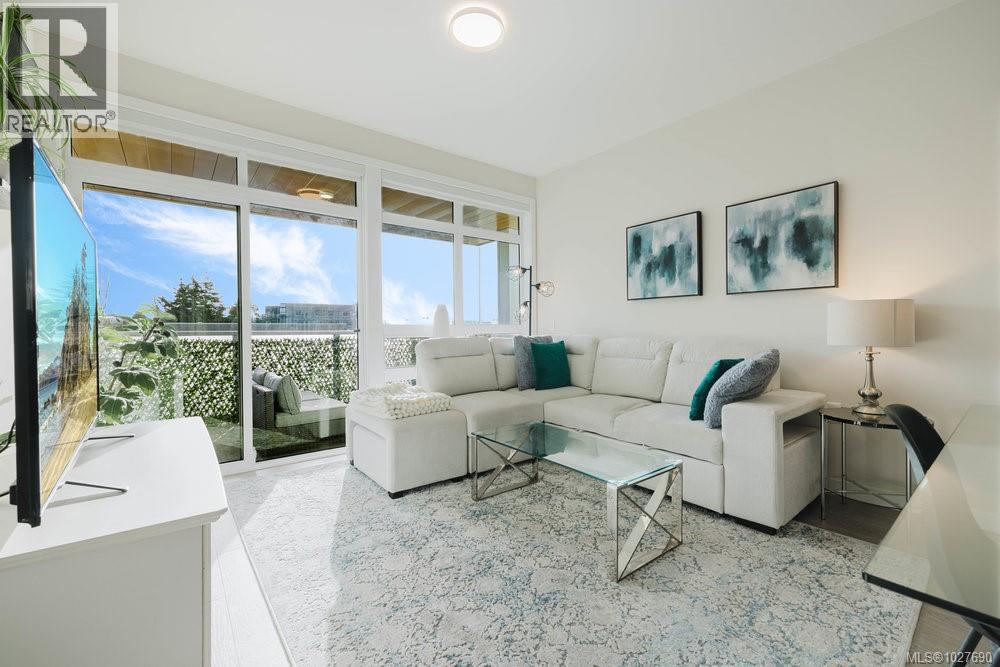 210 881 Short Street, Saanich