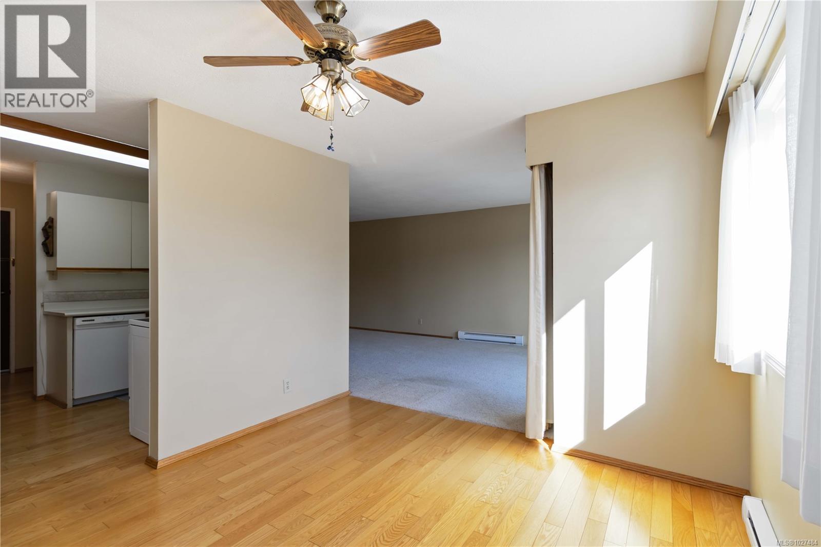 303 853 Selkirk Avenue, Esquimalt