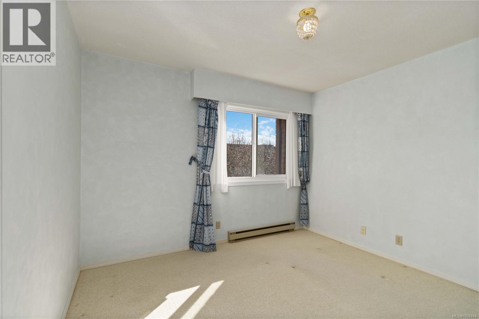 303 853 Selkirk Avenue, Esquimalt