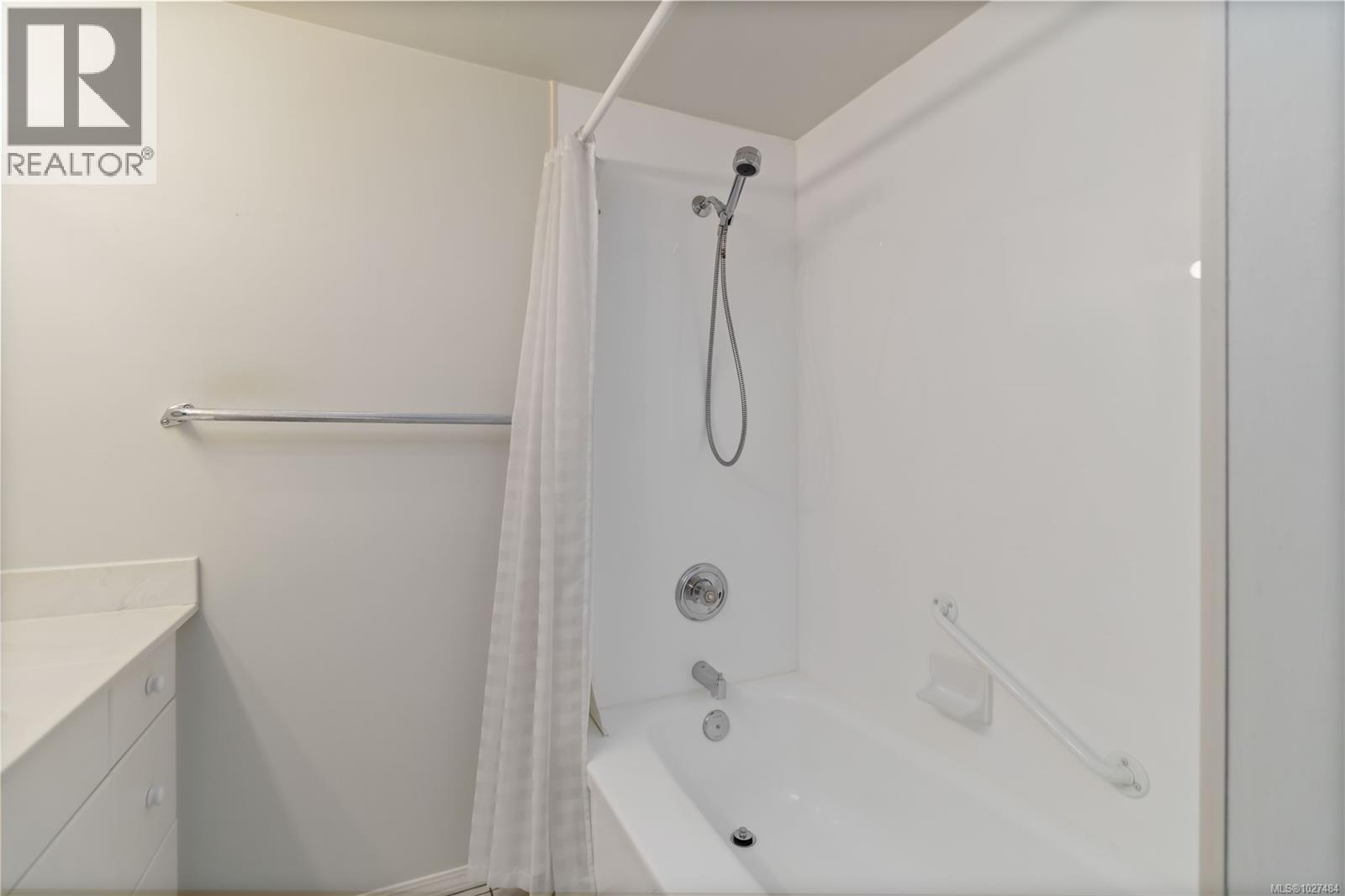 303 853 Selkirk Avenue, Esquimalt