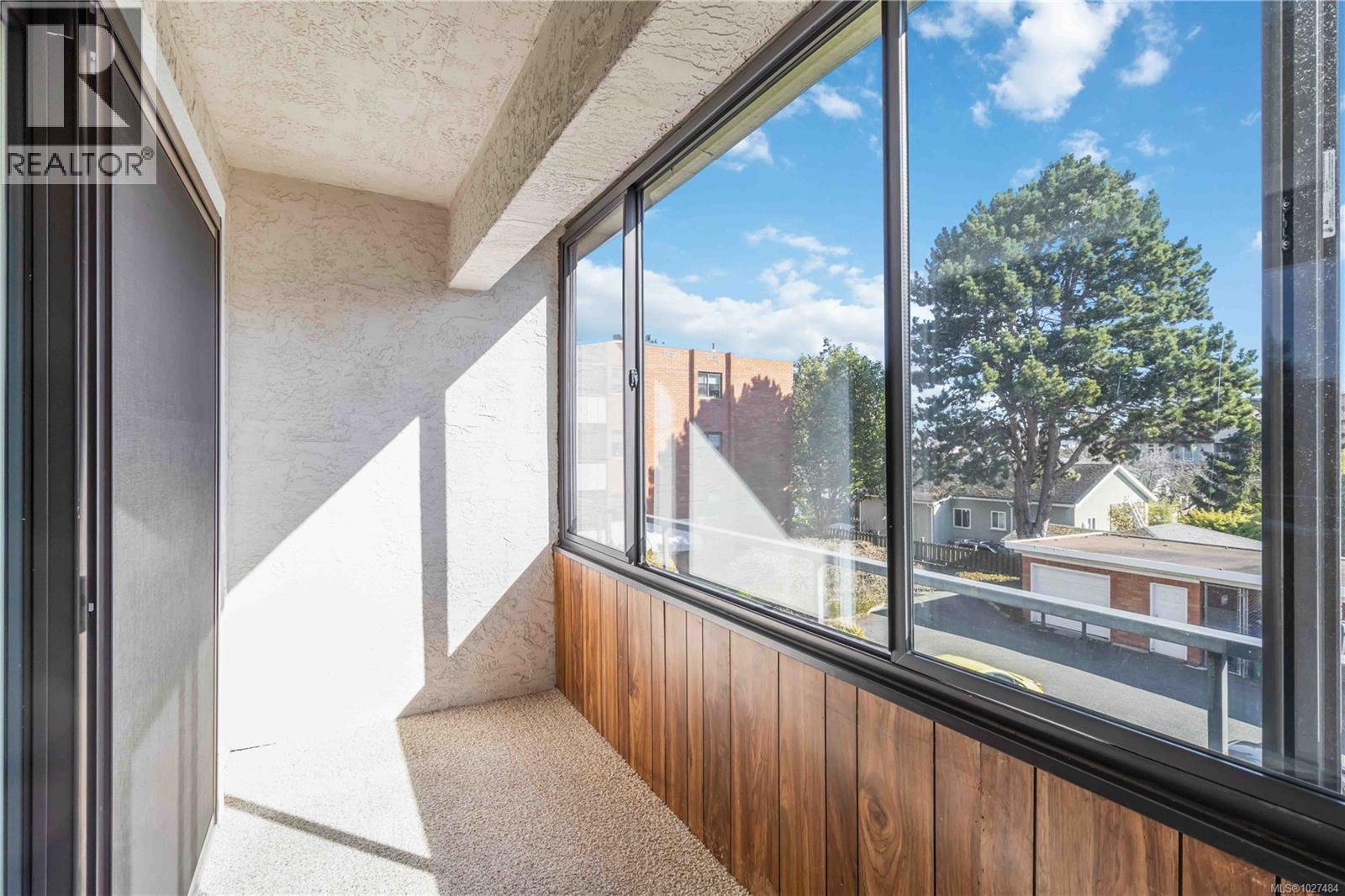 303 853 Selkirk Avenue, Esquimalt