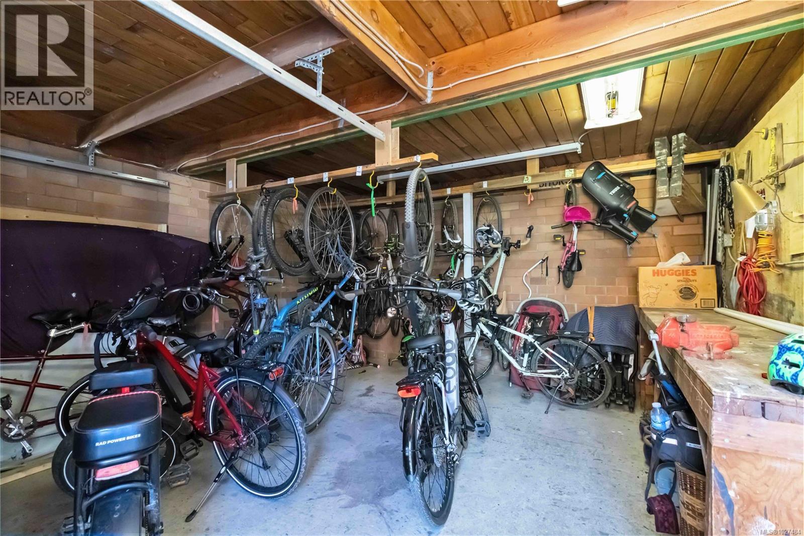 303 853 Selkirk Avenue, Esquimalt