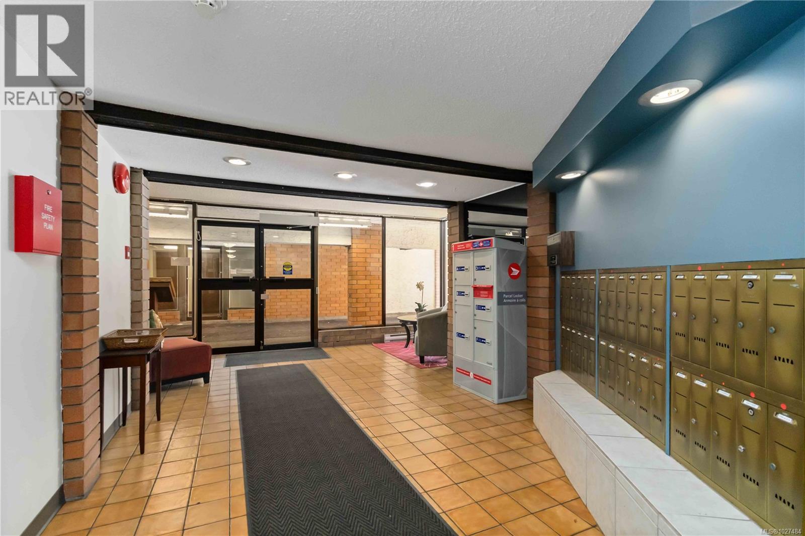 303 853 Selkirk Avenue, Esquimalt