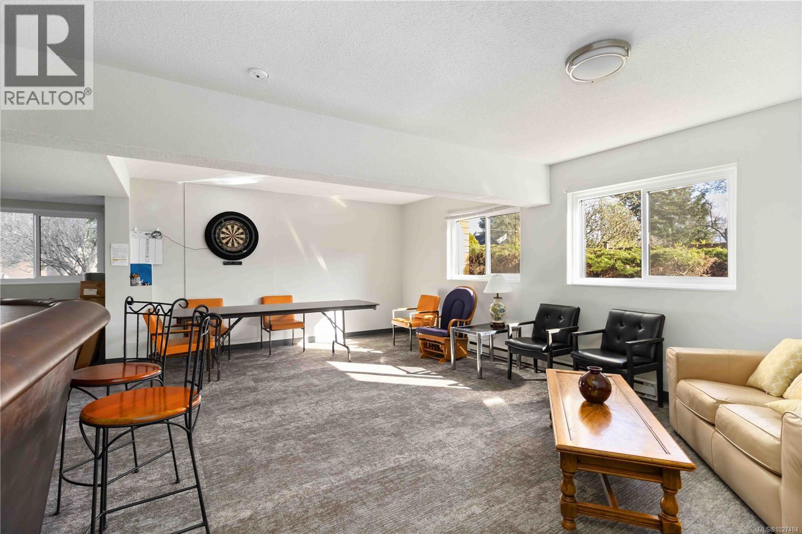 303 853 Selkirk Avenue, Esquimalt