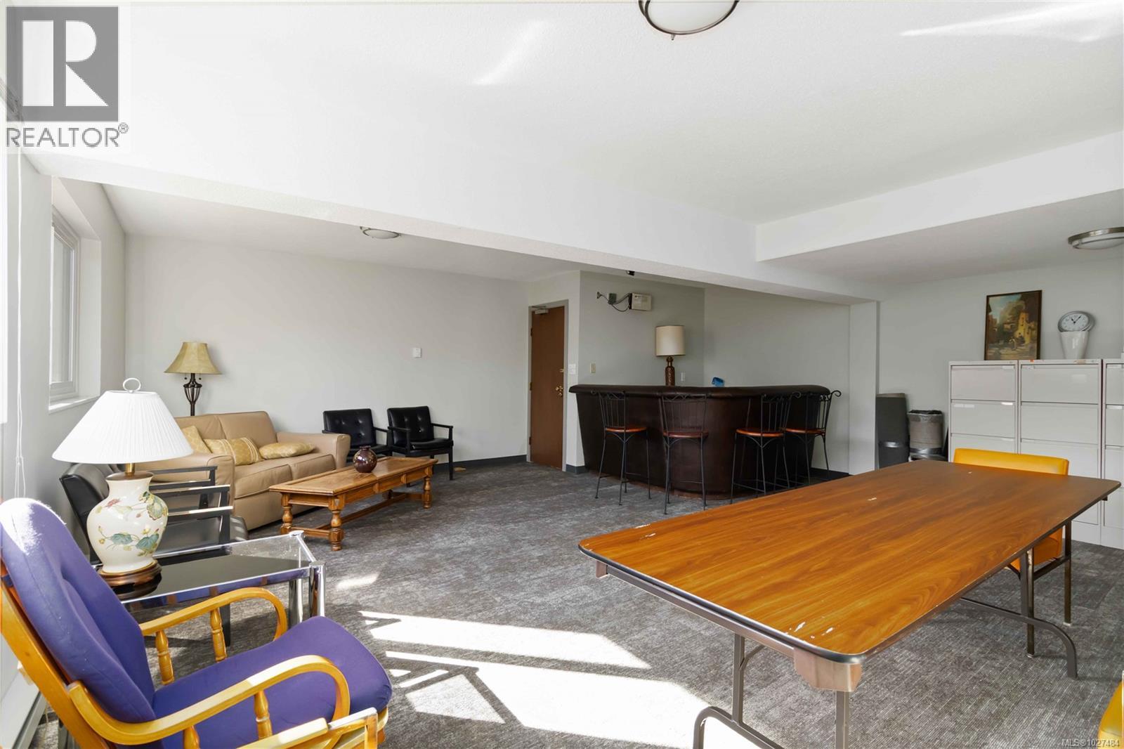 303 853 Selkirk Avenue, Esquimalt