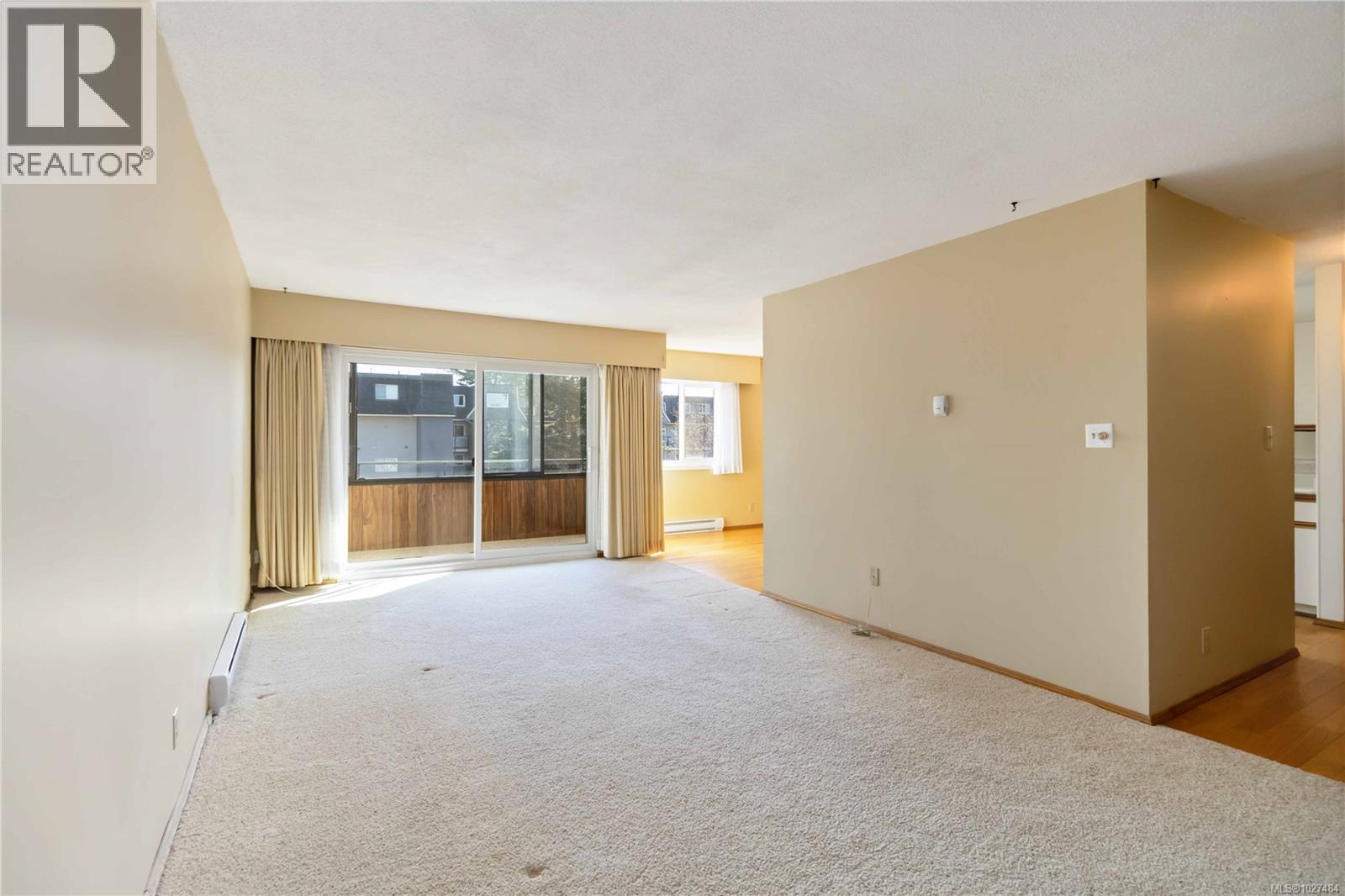 303 853 Selkirk Avenue, Esquimalt