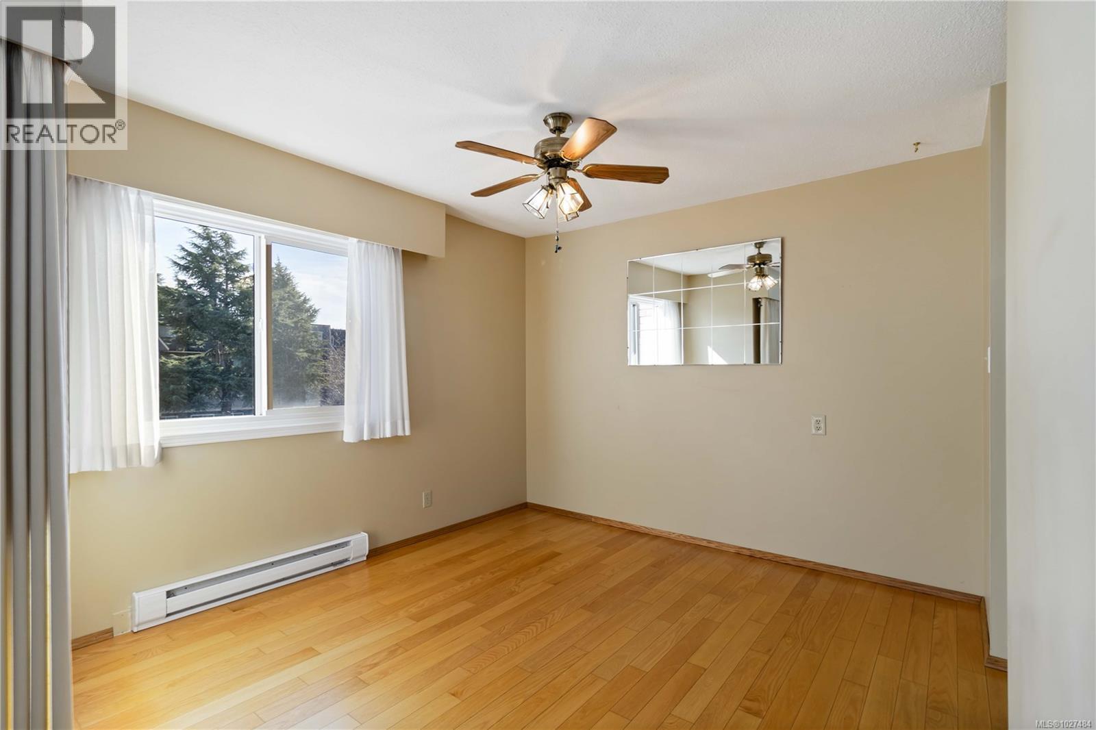 303 853 Selkirk Avenue, Esquimalt