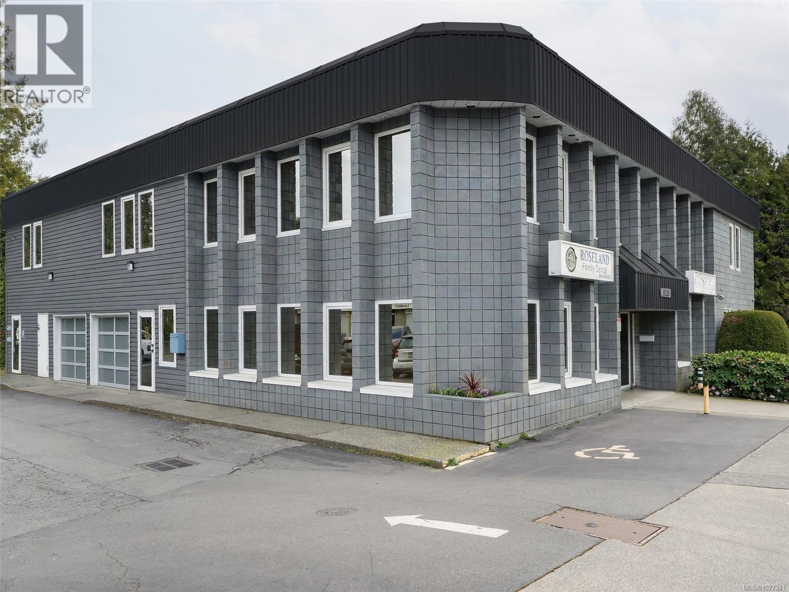  7135 West Saanich Road, Central Saanich