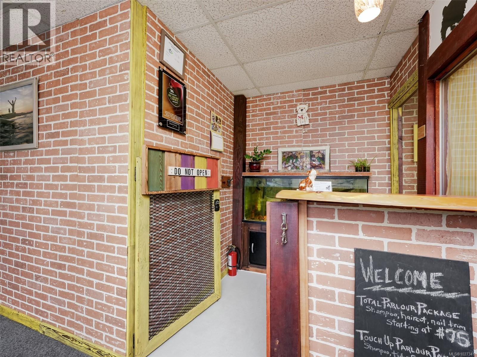  7135 West Saanich Road, Central Saanich