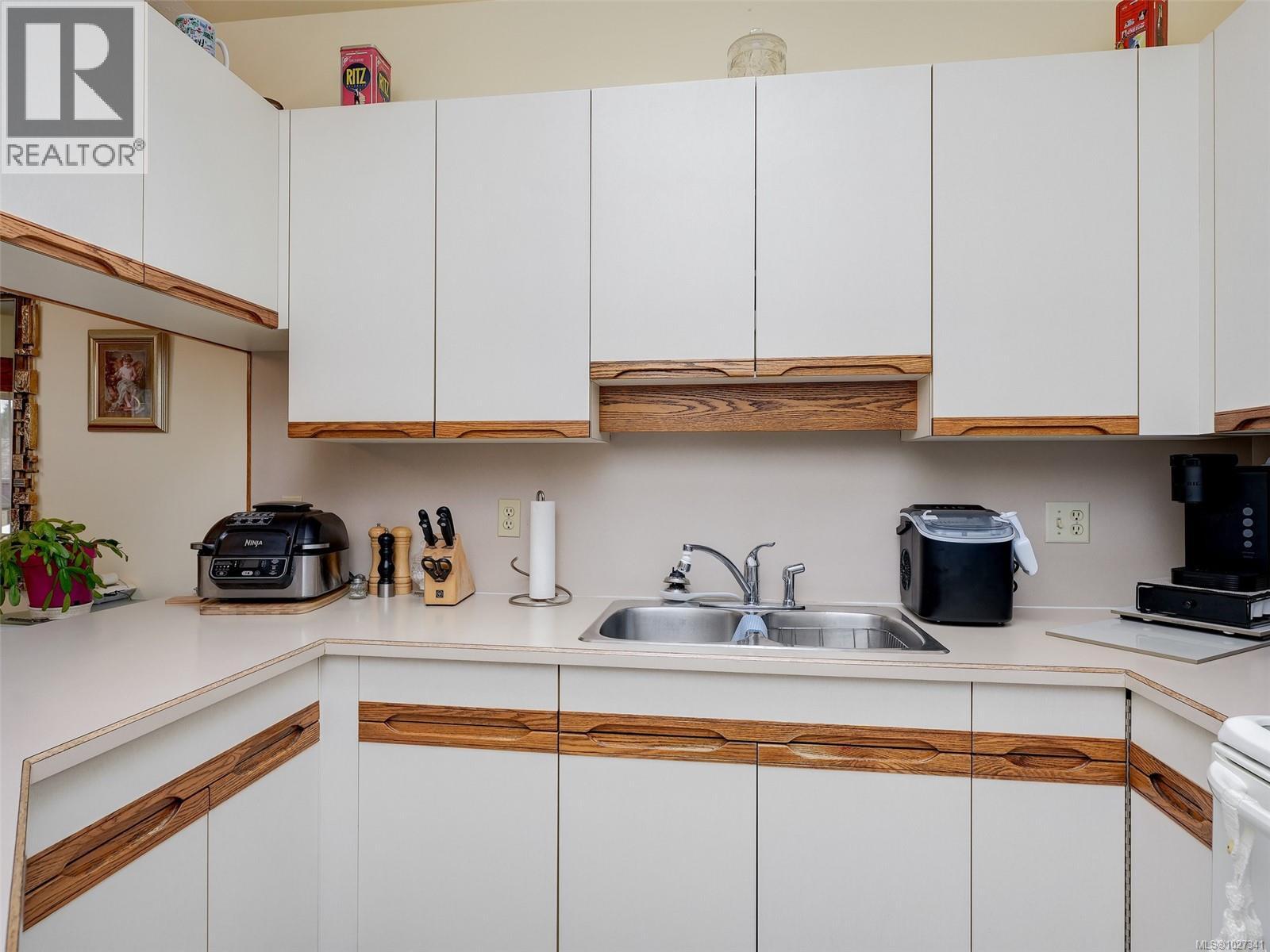  7135 West Saanich Road, Central Saanich