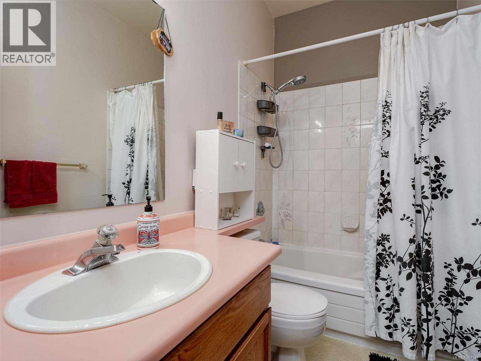  7135 West Saanich Road, Central Saanich