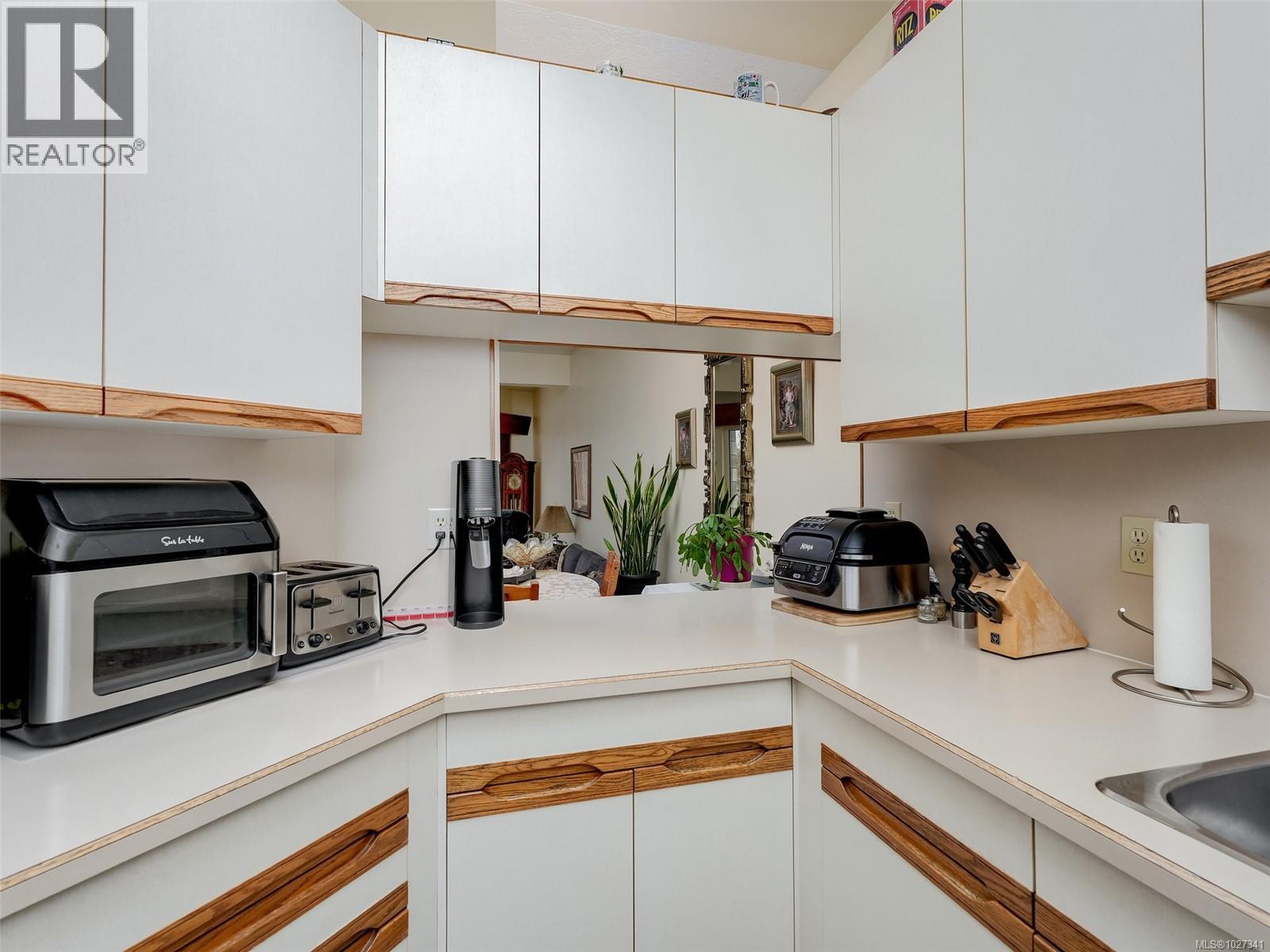  7135 West Saanich Road, Central Saanich