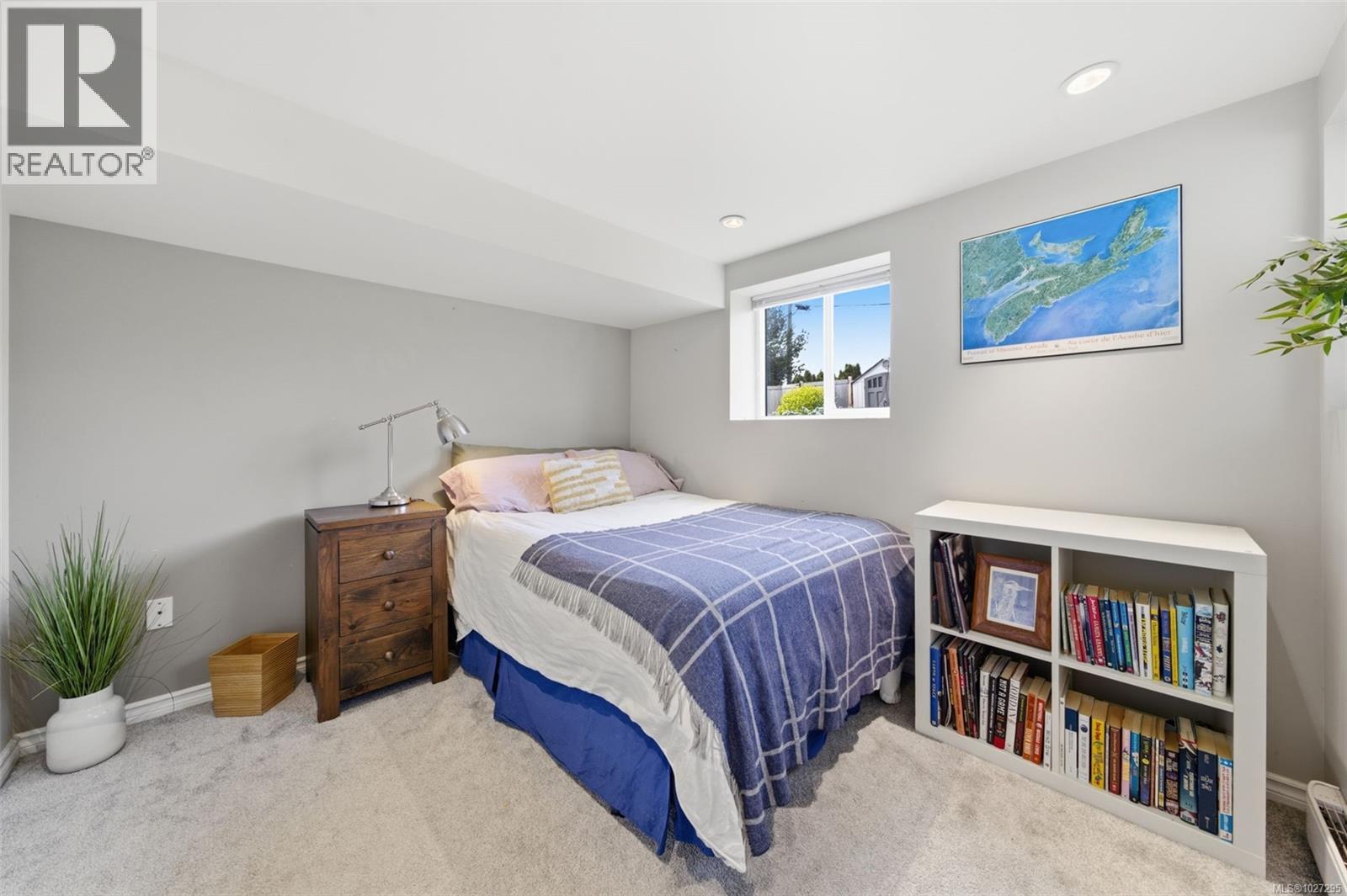  2450 Cadboro Bay Road, Oak Bay