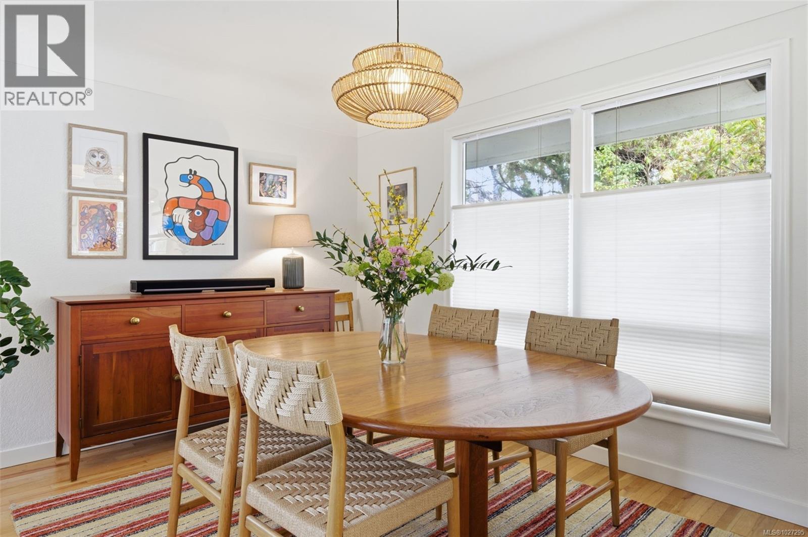  2450 Cadboro Bay Road, Oak Bay