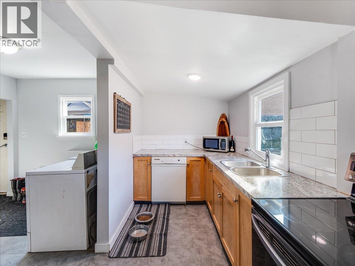 530 Turner Street, Warfield