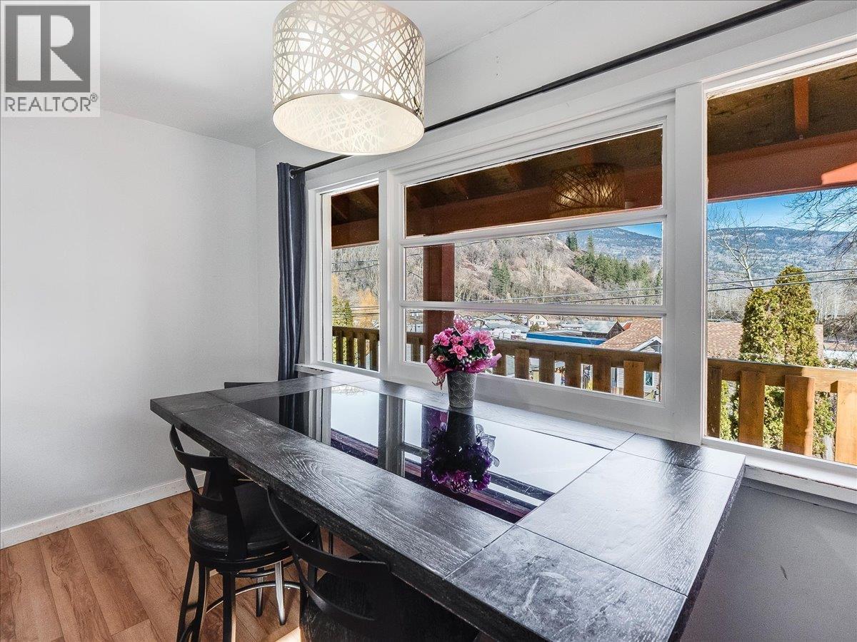 530 Turner Street, Warfield