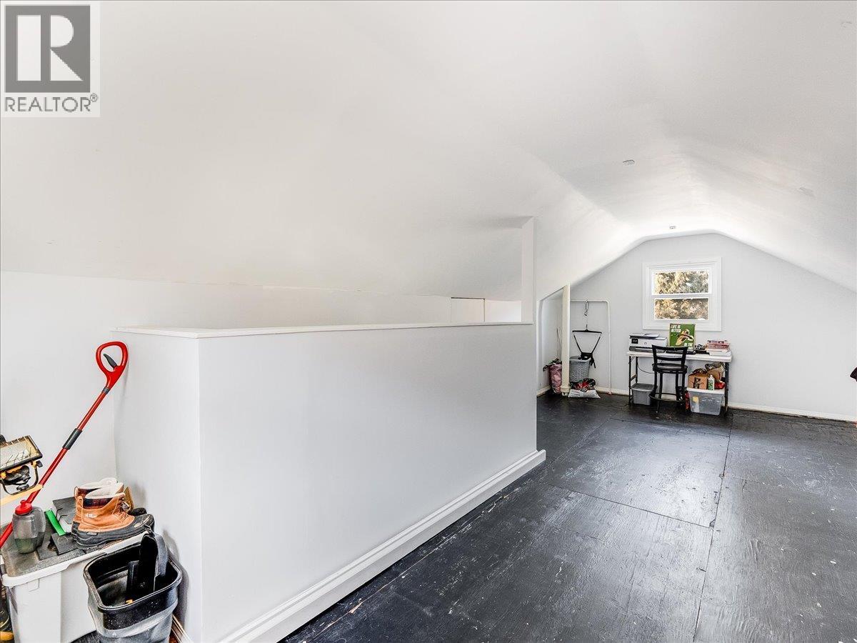 530 Turner Street, Warfield