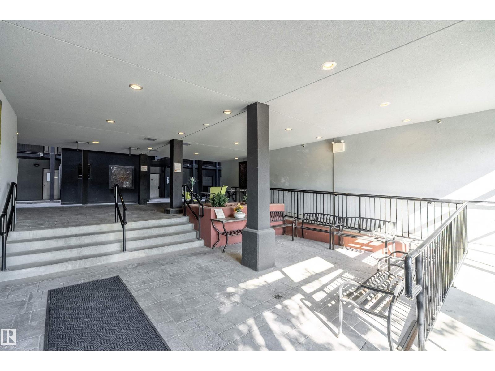 #406 10518 113 ST NW - 7