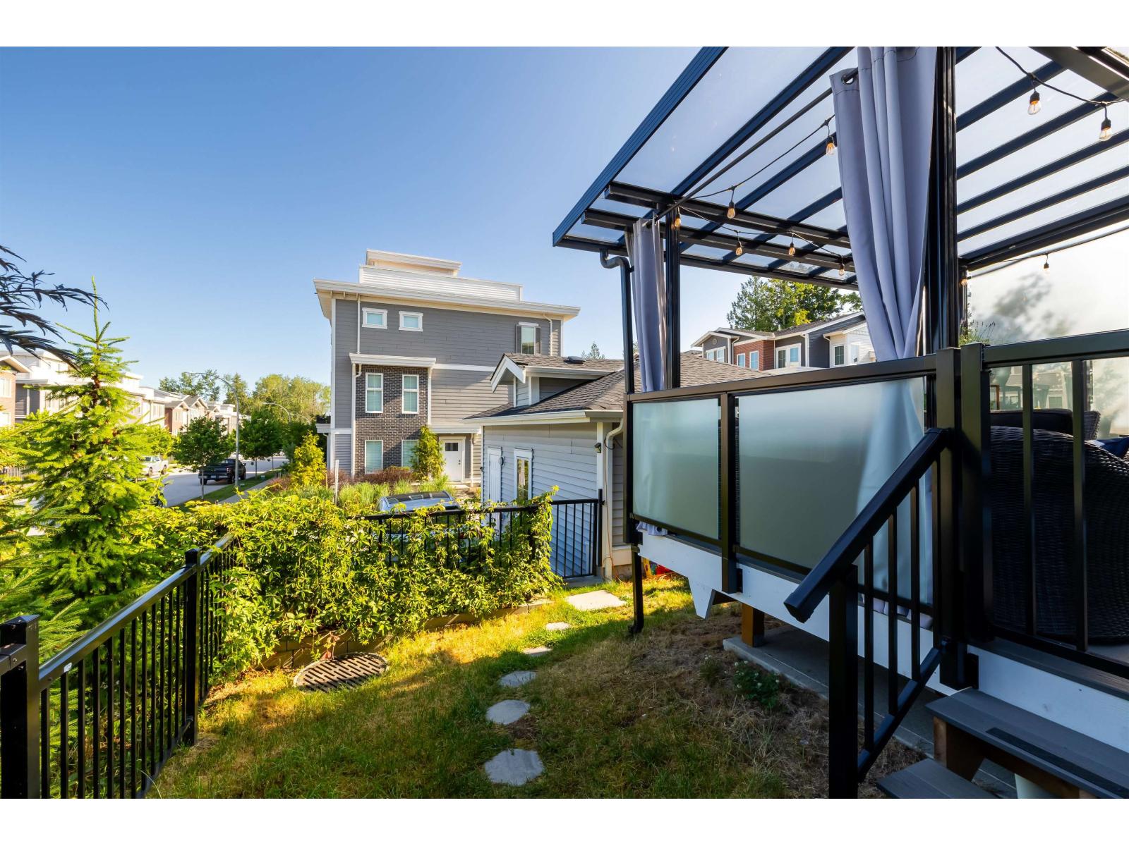 20267 82B AVENUE, Langley