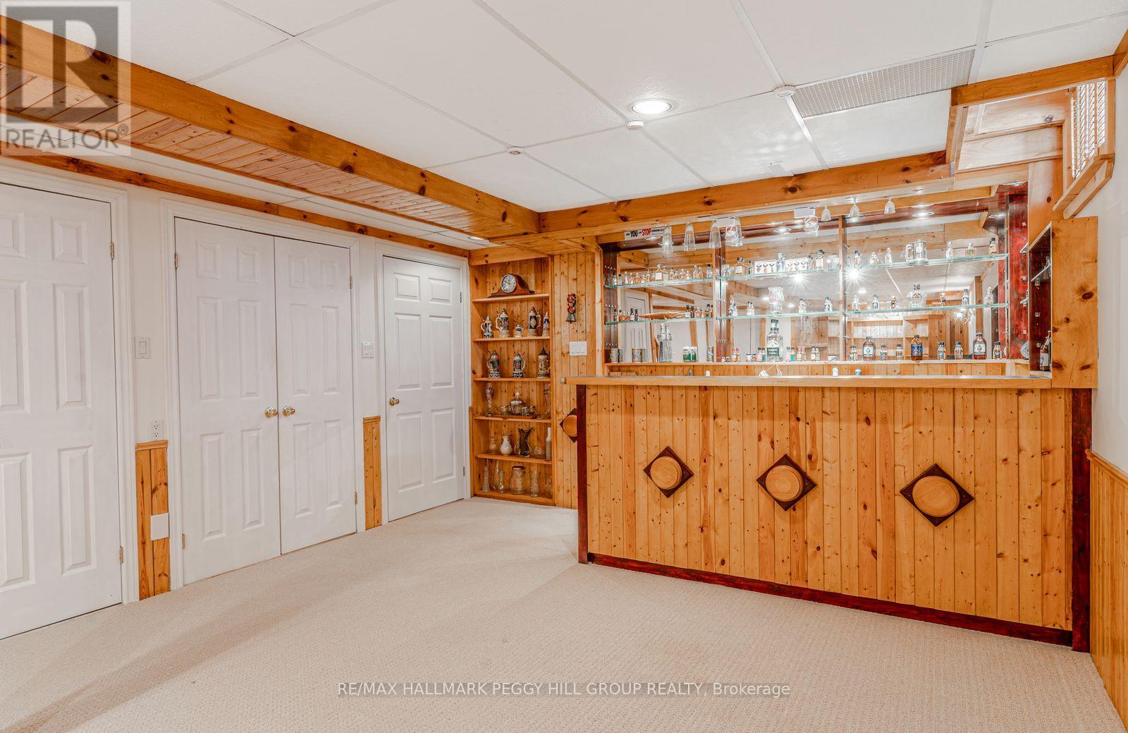 Single Family House Bungalow for Sale in  CUNDLES ROAD W Barrie (Northwest) 