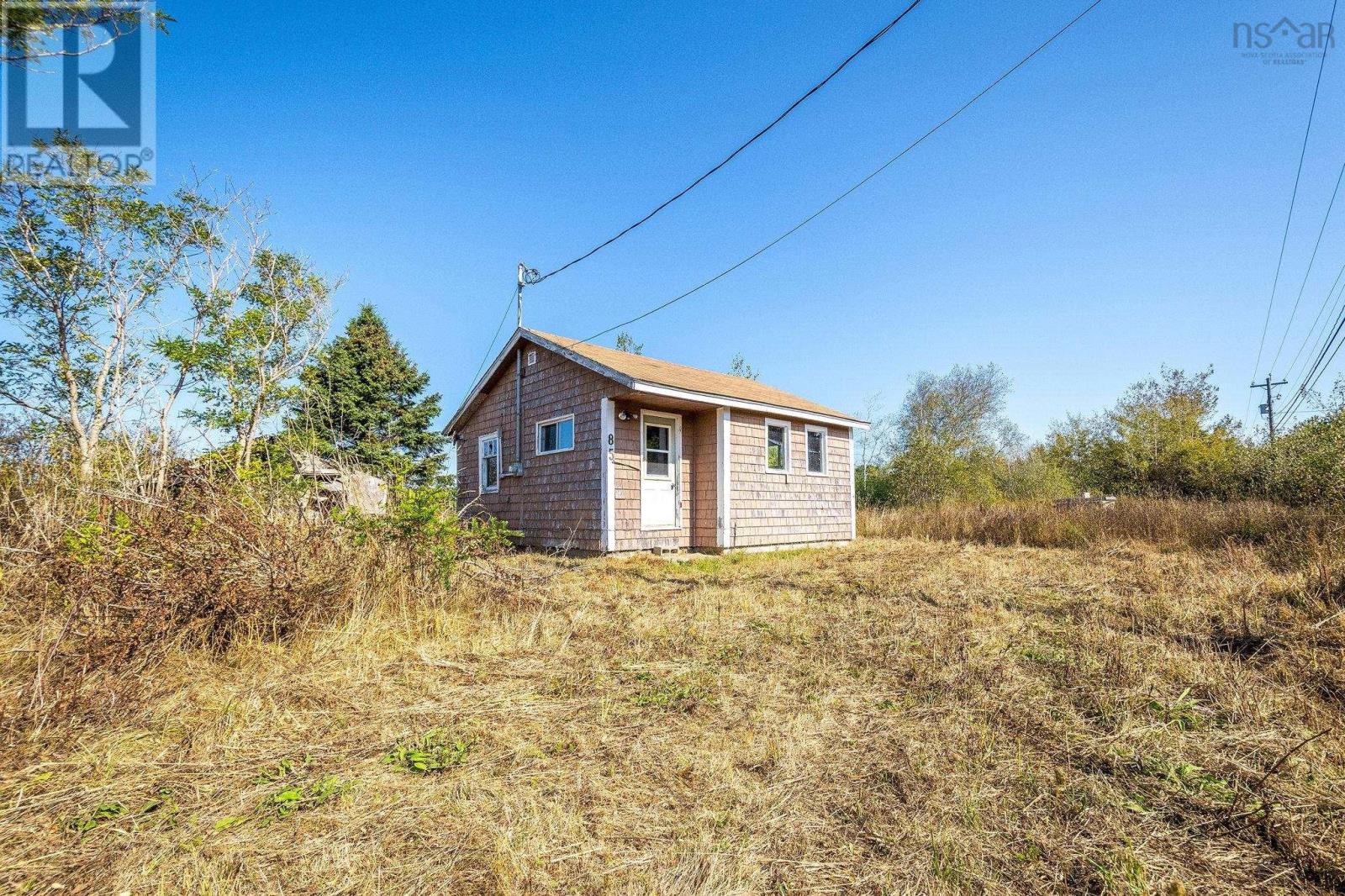 Property 29 of 49 of 85 101 Highway